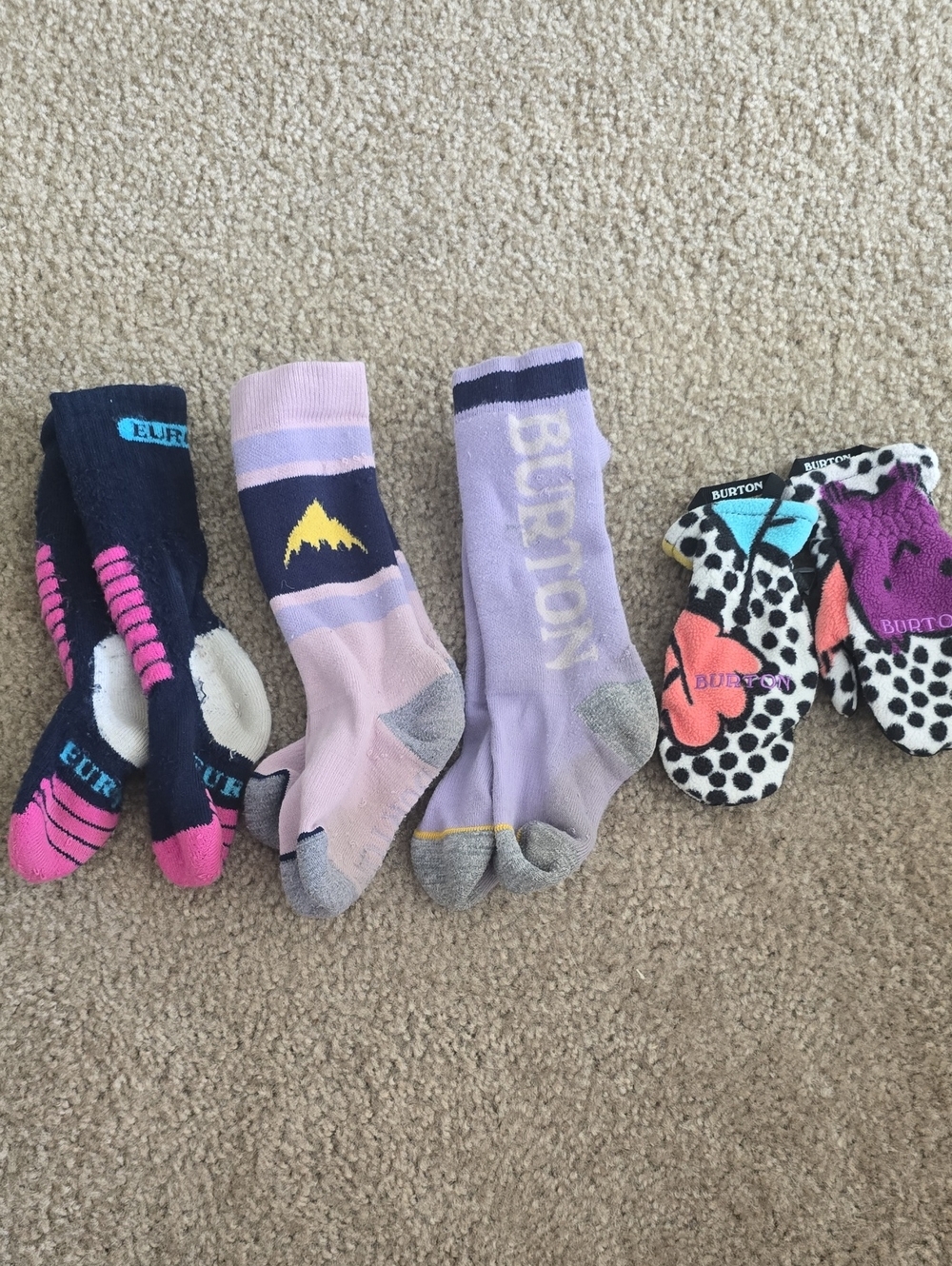 Burton Girls Socks & Mittens Bundle - 2t/xs-sm